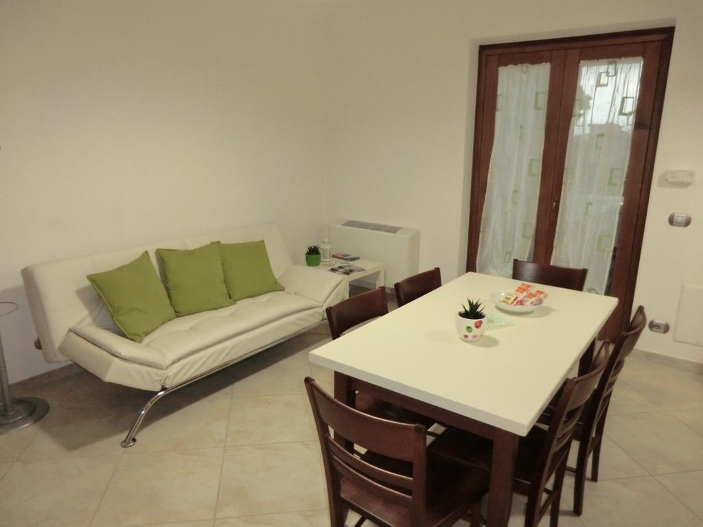 הוילה אג'רולה Holidays House Sanni חדר תמונה